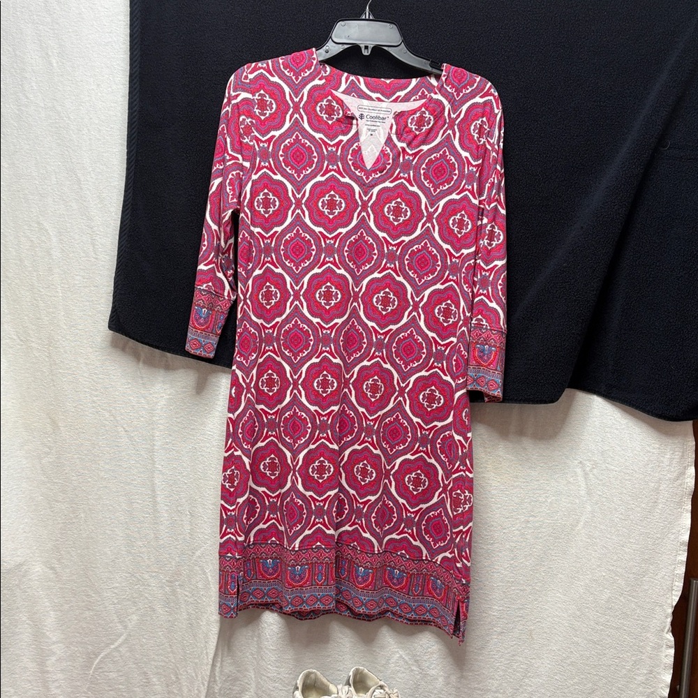 Elegant pink geometric Patterned Dress by Coolabar - Picture 4 of 4